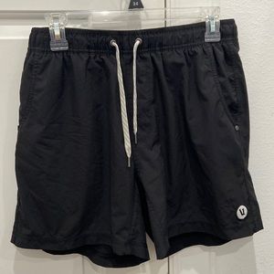 Vuori Men’s Kore Short 5” Inseam Black